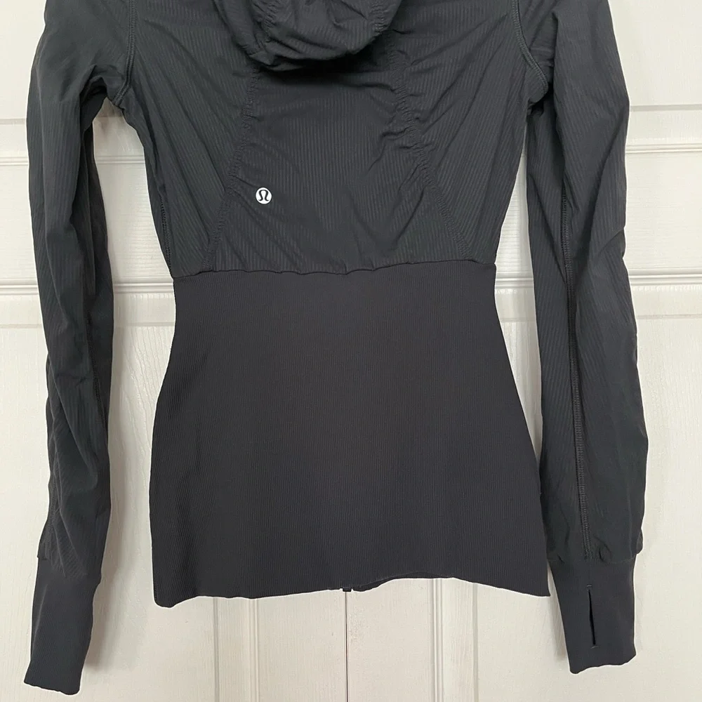 {Lululemon} Dance Studio Reversible Jacket in Black - Women's 4 ruffled